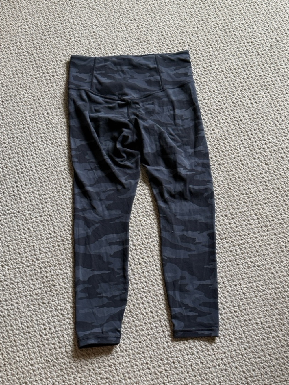 Athleta Black & Dark Gray Camo Leggings like new